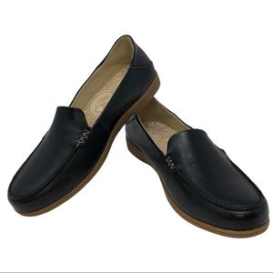 OluKai Women’s Kiele Black Leather Loafers Size 9